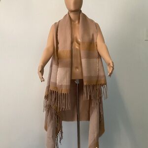 Universal Thread Tan and Brown Poncho